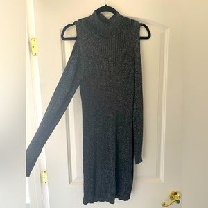 Grey/black shimmering open shoulder long sleeve dress
